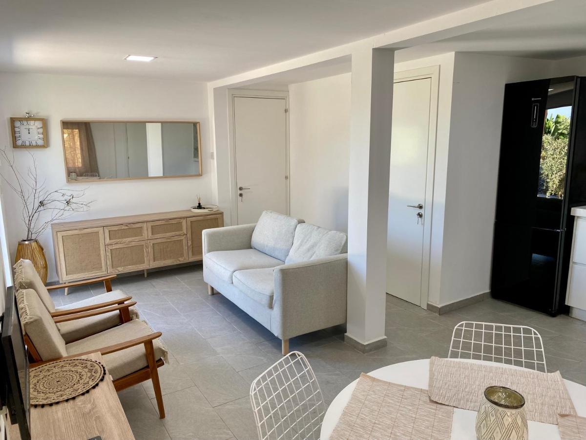 Ammos Luxury Suits And Residences Péjia Kültér fotó