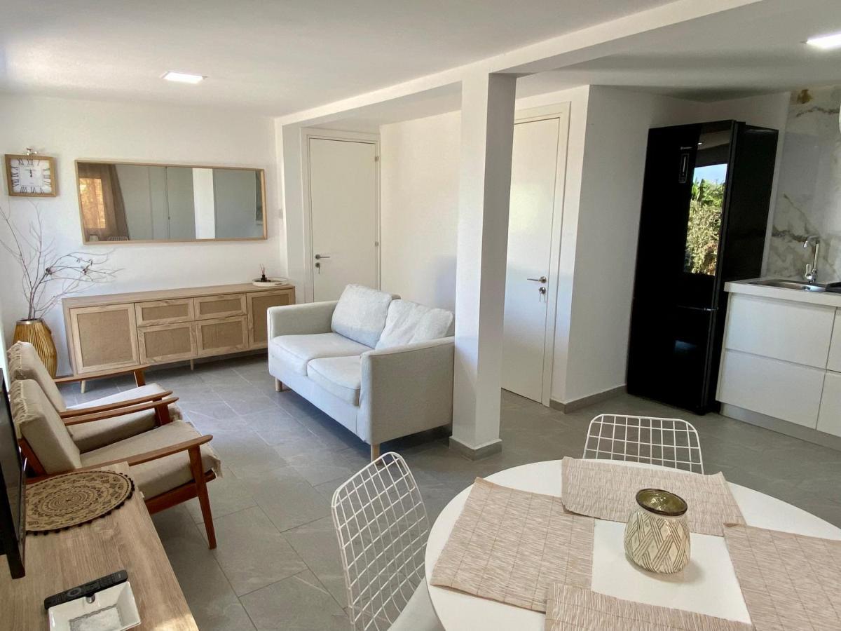 Ammos Luxury Suits And Residences Péjia Kültér fotó