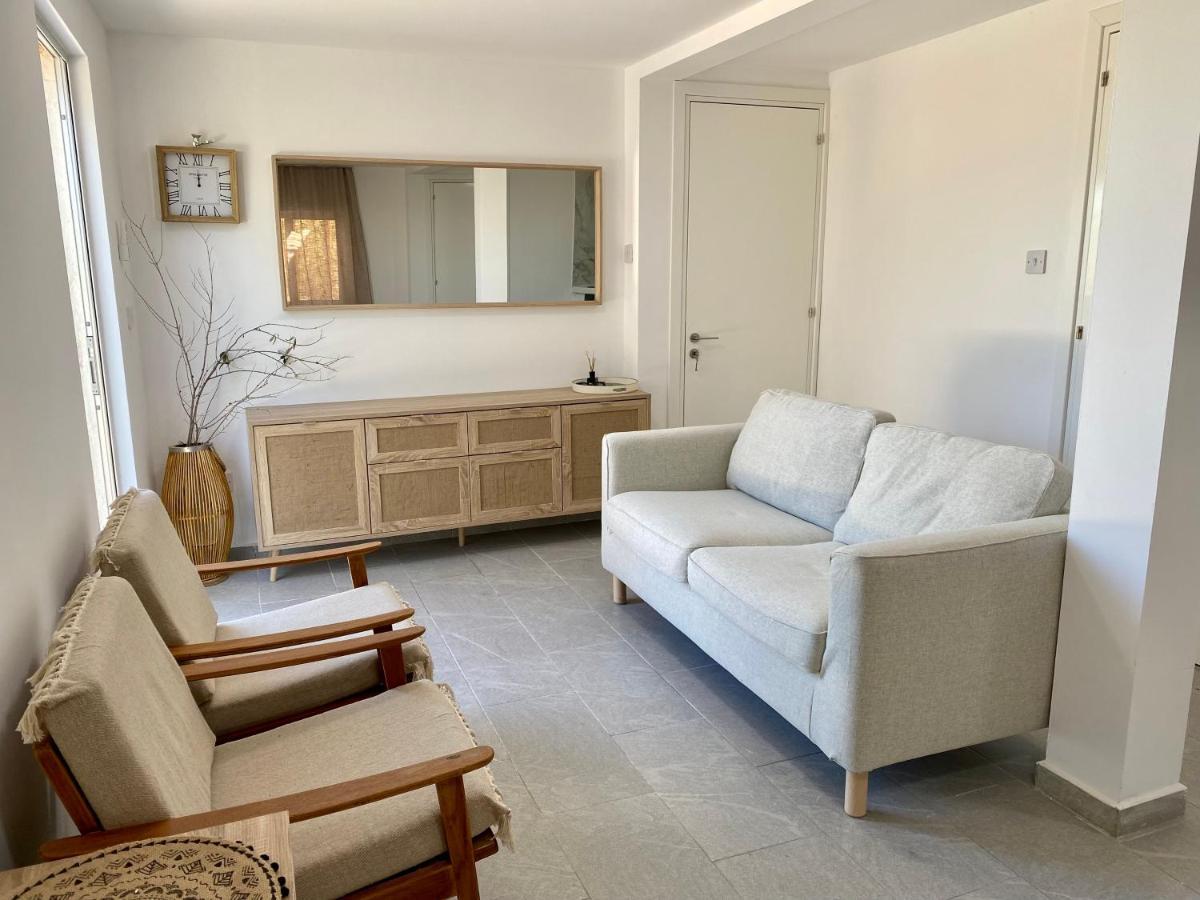 Ammos Luxury Suits And Residences Péjia Kültér fotó